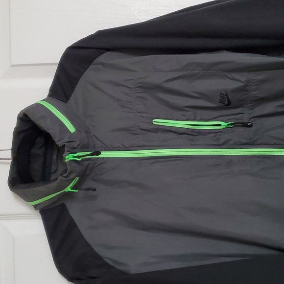 Nike Men's Windbreaker - Picture 2 of 5